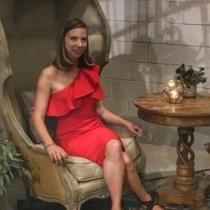 Meet your Posher, Cassandra